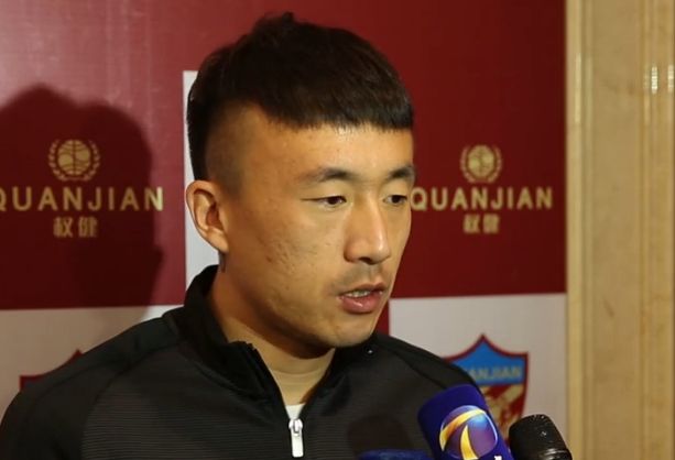 结实的年下男肌肉