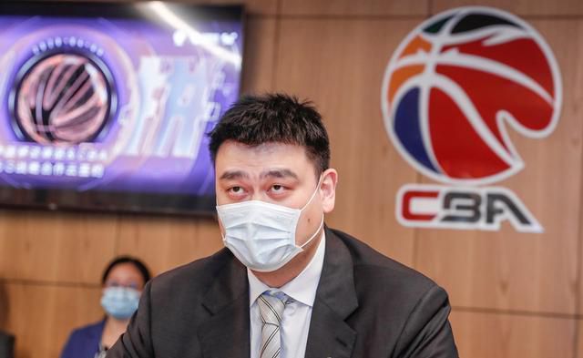 偷偷跟隔壁的男人